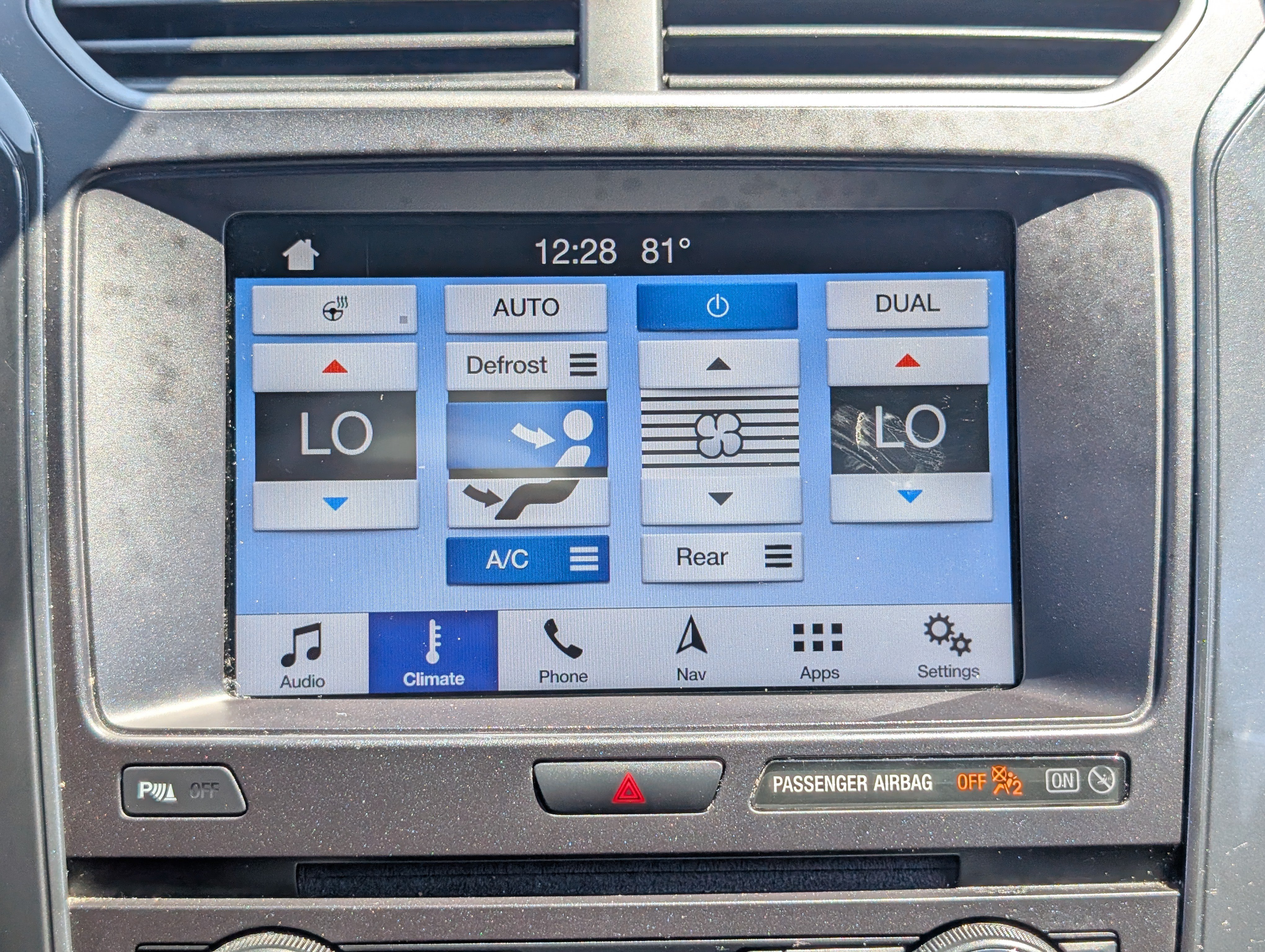 Certified 2018 Ford Explorer XLT w/ Equipment Group 202A AWD/4WD image 32
