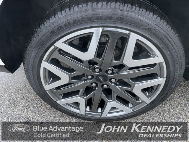 Certified 2025 Ford Expedition Max Platinum w/ Platinum Ultimate Package image 11