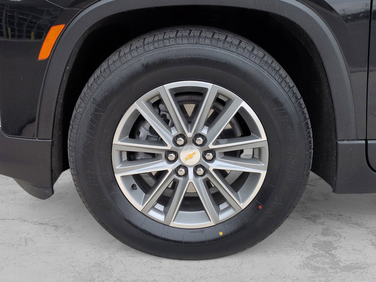 Used 2022 Chevrolet Traverse LT w/ LPO, Cargo Package image 16