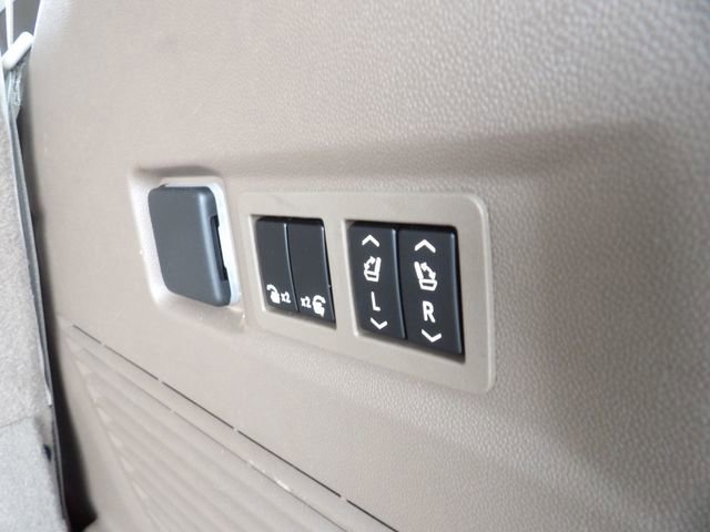 Used 2021 GMC Yukon Denali image 28