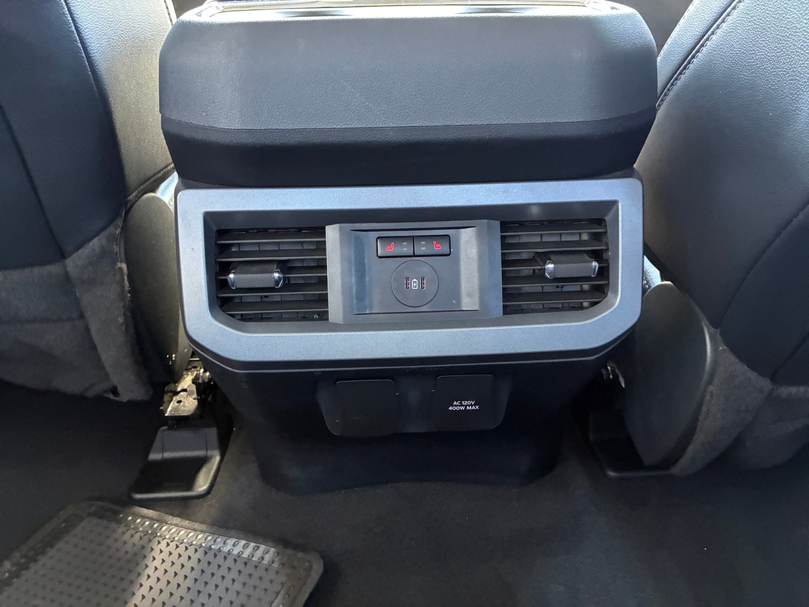 Certified 2024 Ford F250 Lariat w/ Lariat Ultimate Package AWD/4WD image 32