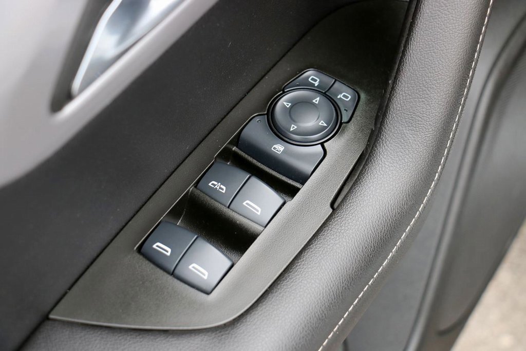 Used 2025 Chevrolet Blazer LT image 17