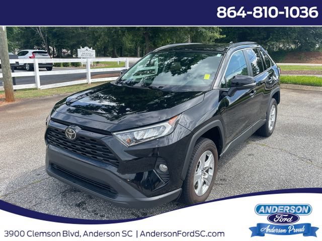Used 2020 Toyota RAV4 XLE FWD image 1