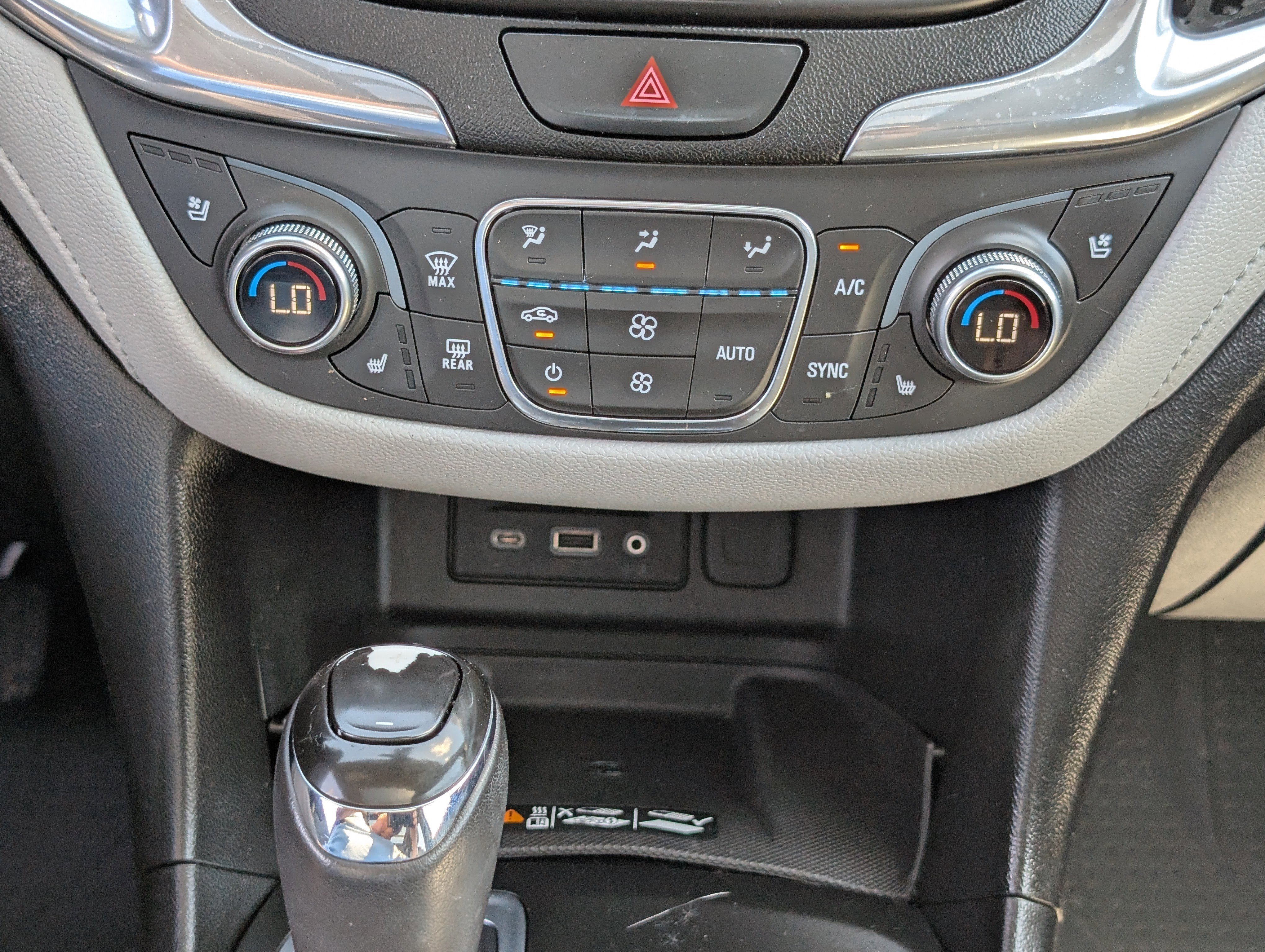 Used 2019 Chevrolet Equinox Premier AWD/4WD image 26