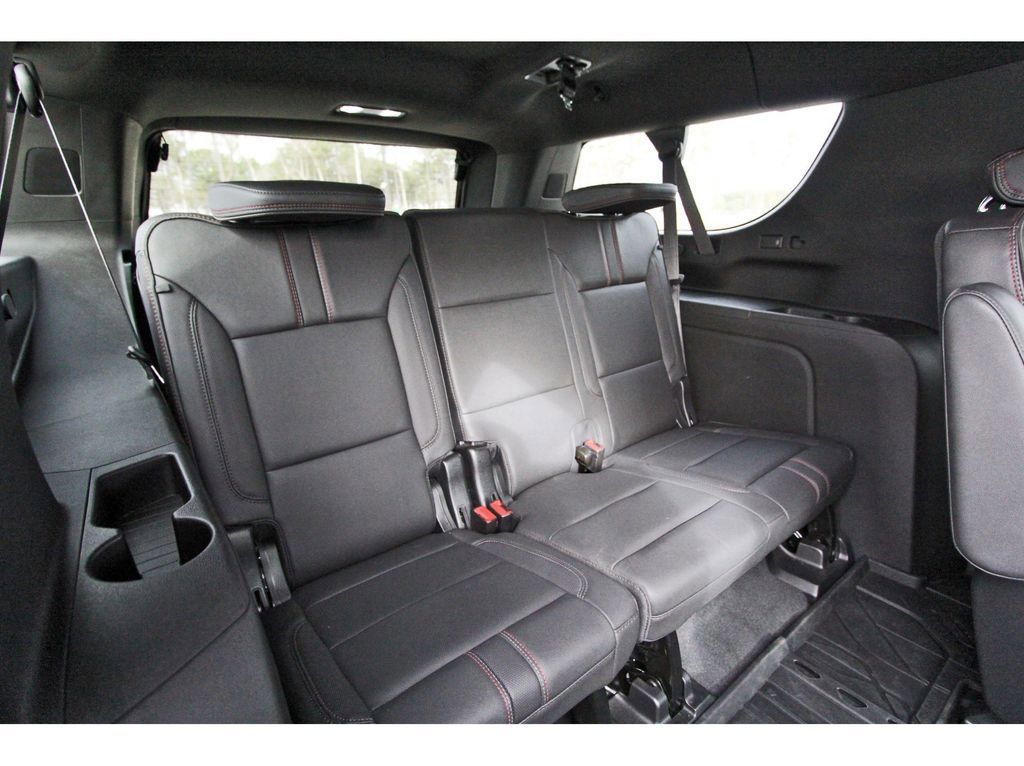 Used 2023 Chevrolet Suburban RST w/ Luxury Package image 10