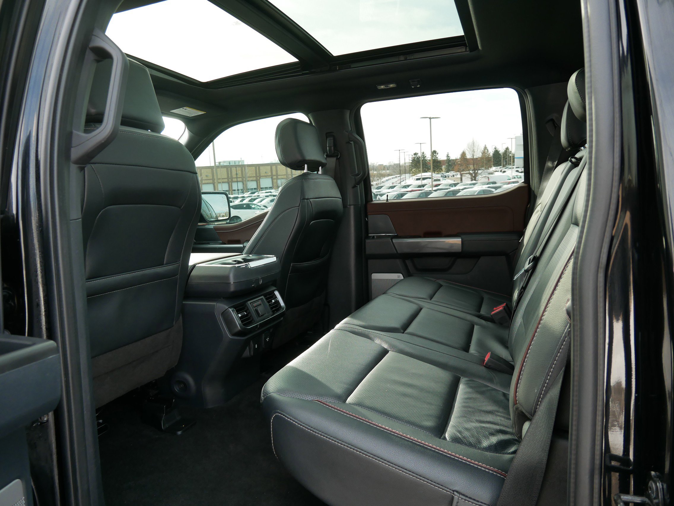 Certified 2022 Ford F150 Lariat w/ Equipment Group 502A High image 41