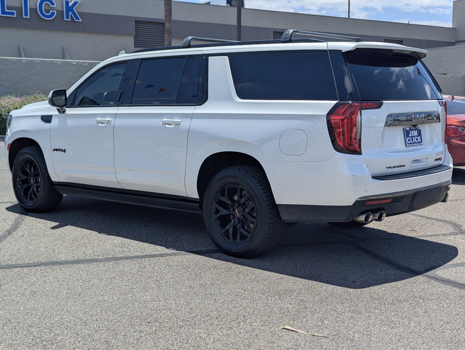 Used 2022 GMC Yukon XL AT4 w/ Max Trailering Package AWD/4WD image 4