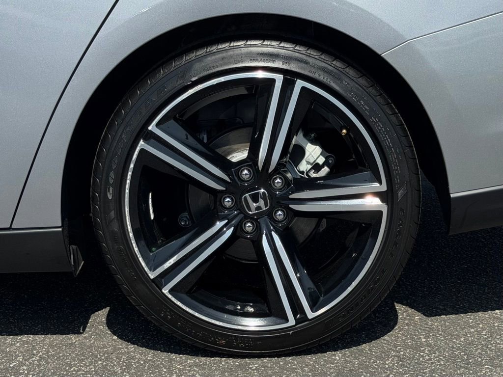 Used 2023 Honda Accord Sport image 11