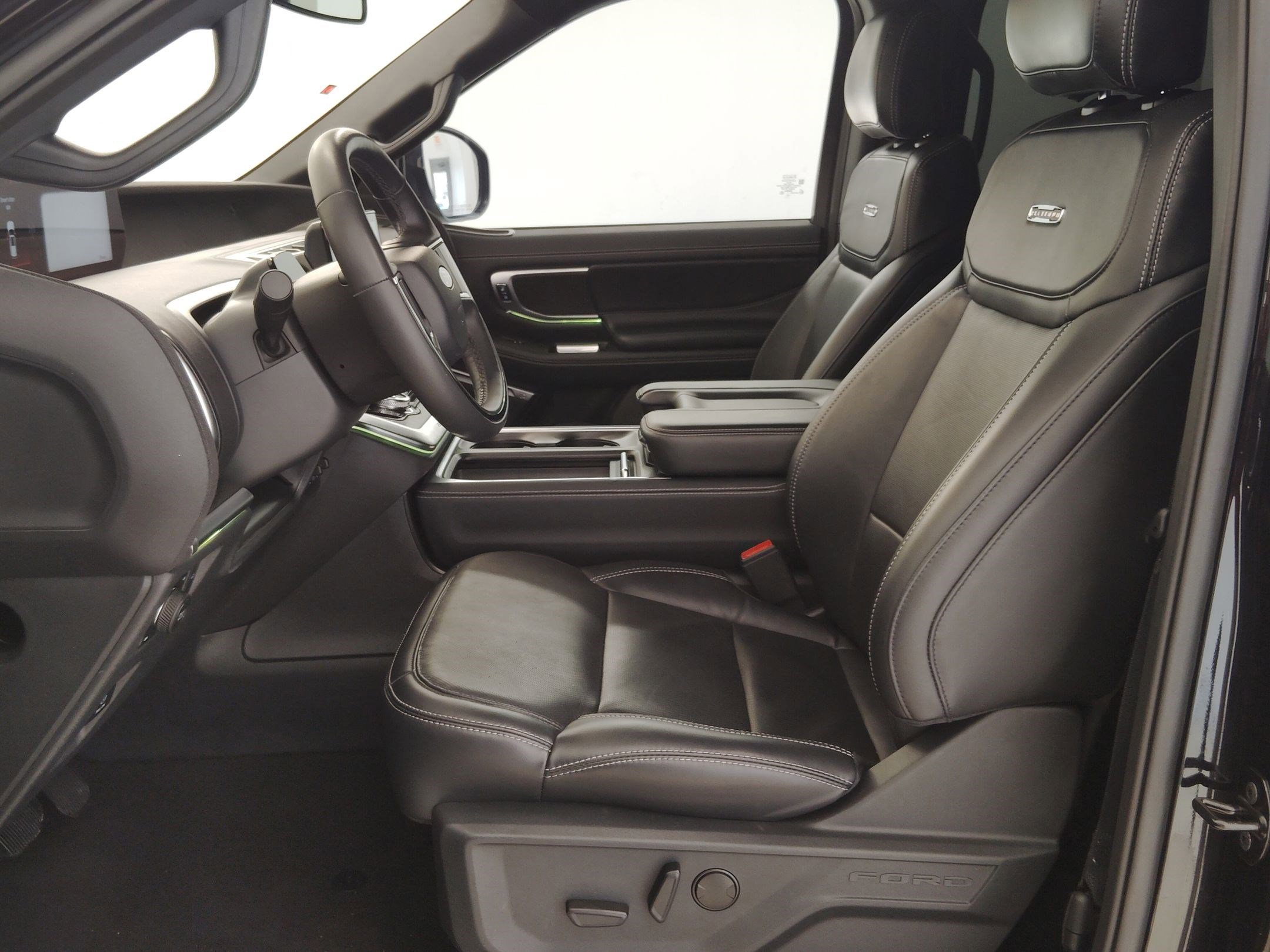 Certified 2025 Ford Expedition Platinum w/ Stealth Performance Package image 10