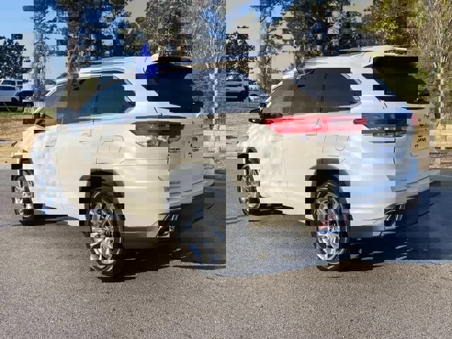 Used 2018 Toyota Highlander Limited image 9