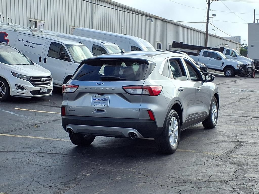 Certified 2022 Ford Escape SE w/ Convenience Package FWD image 3