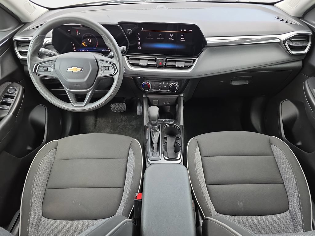Used 2025 Chevrolet TrailBlazer LT AWD/4WD image 9