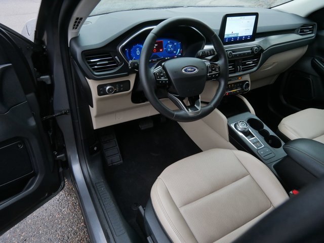 Certified 2022 Ford Escape Titanium image 12