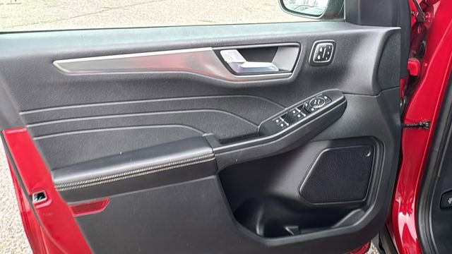 Certified 2022 Ford Escape Titanium w/ Class II Trailer Tow Package image 12