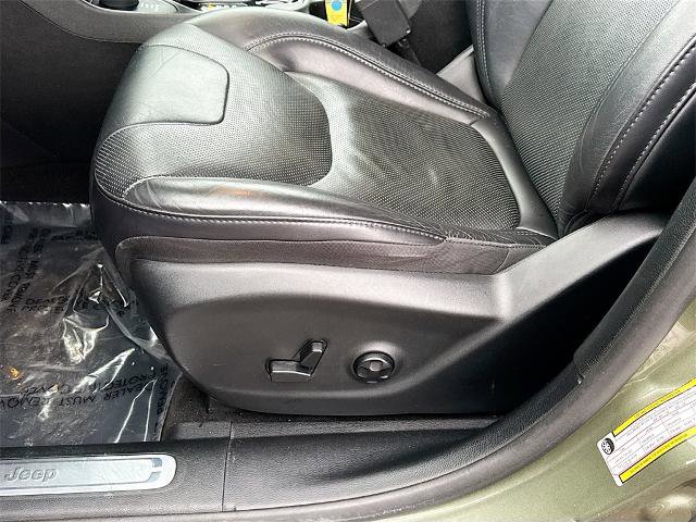 Used 2019 Jeep Cherokee Limited image 16