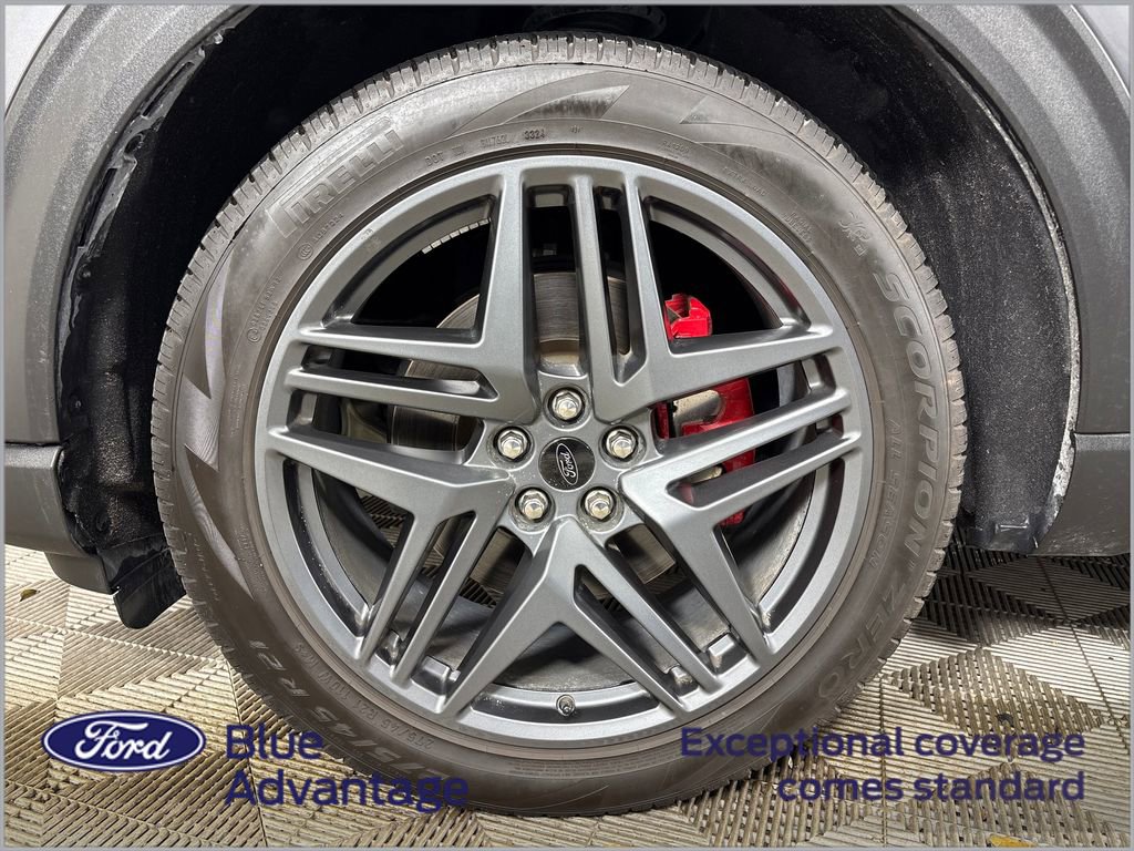 Certified 2025 Ford Explorer ST image 13