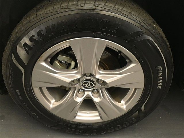 Used 2022 Toyota RAV4 XLE image 14