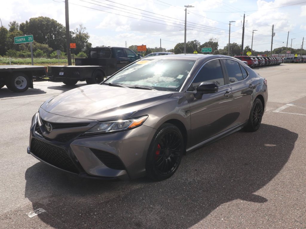 Used 2020 Toyota Camry SE FWD image 5