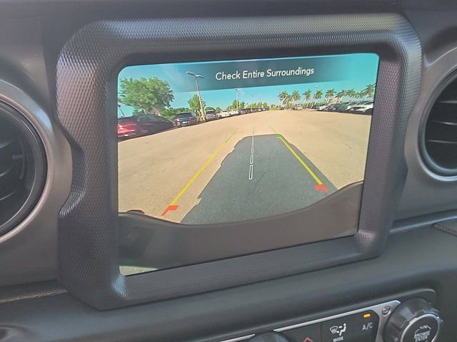 Used 2023 Jeep Gladiator Willys image 32