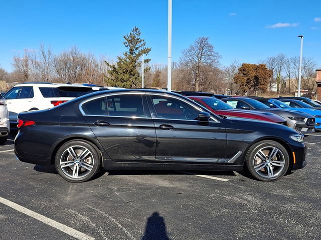 Used 2021 BMW 530i xDrive w/ Premium Package image 2