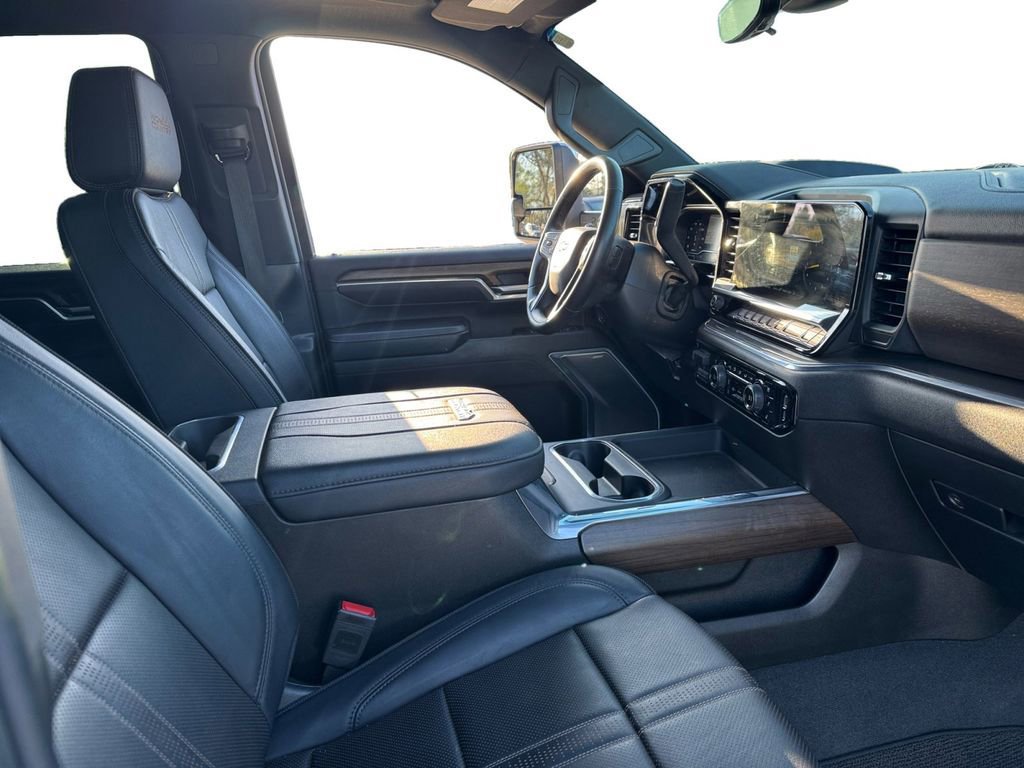 Used 2025 Chevrolet Silverado 2500 High Country w/ High Country Premium Package image 18