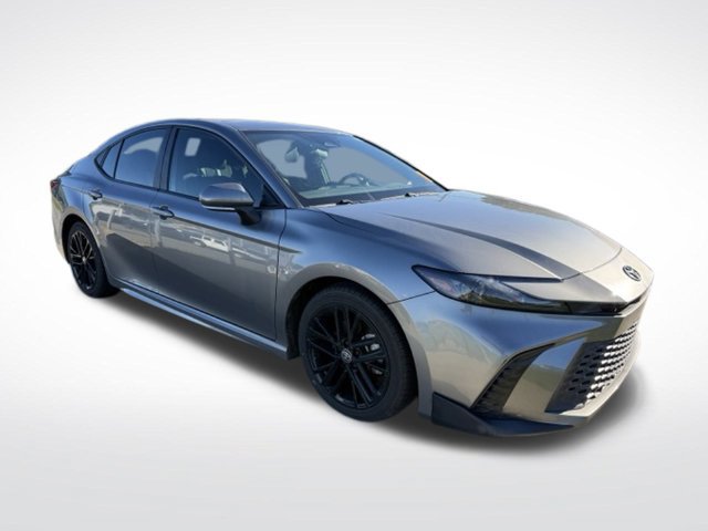 Used 2025 Toyota Camry SE FWD image 3