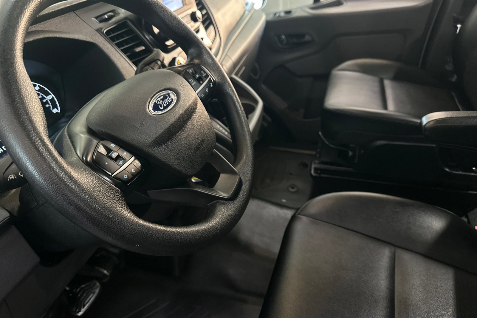 Certified 2023 Ford Transit 250 Medium Roof AWD w/ Load Area Protection Package image 9