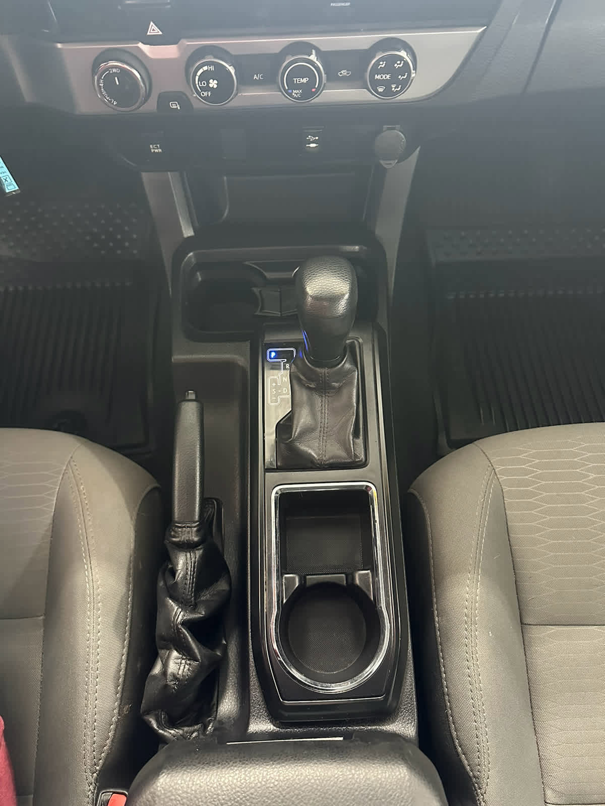 Used 2017 Toyota Tacoma SR w/ Tow Package image 24