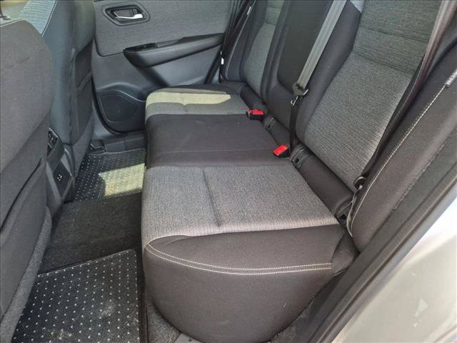Used 2022 Nissan Rogue SV FWD image 18