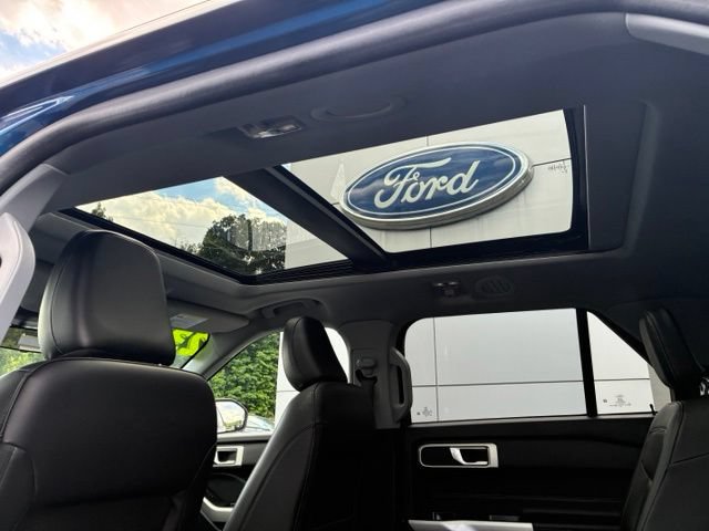 Certified 2023 Ford Explorer XLT w/ Equipment Group 202A AWD/4WD image 13