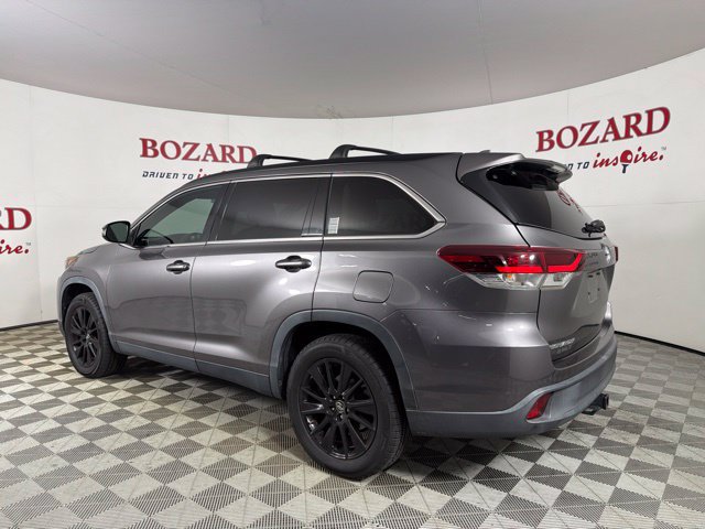 Used 2019 Toyota Highlander SE FWD image 8