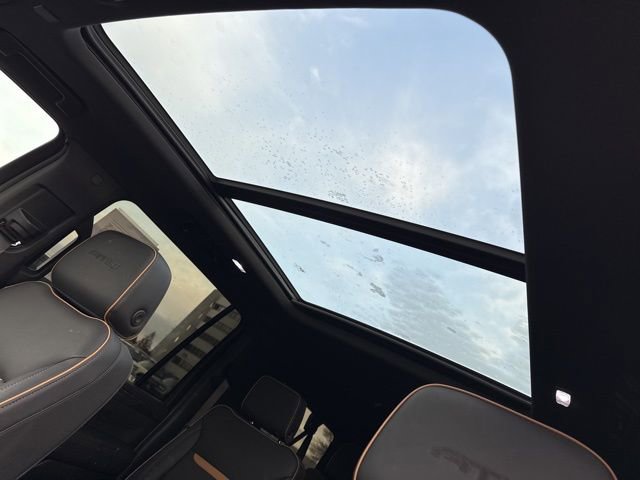 Used 2024 GMC Yukon XL AT4 w/ AT4 Premium Plus Package image 3