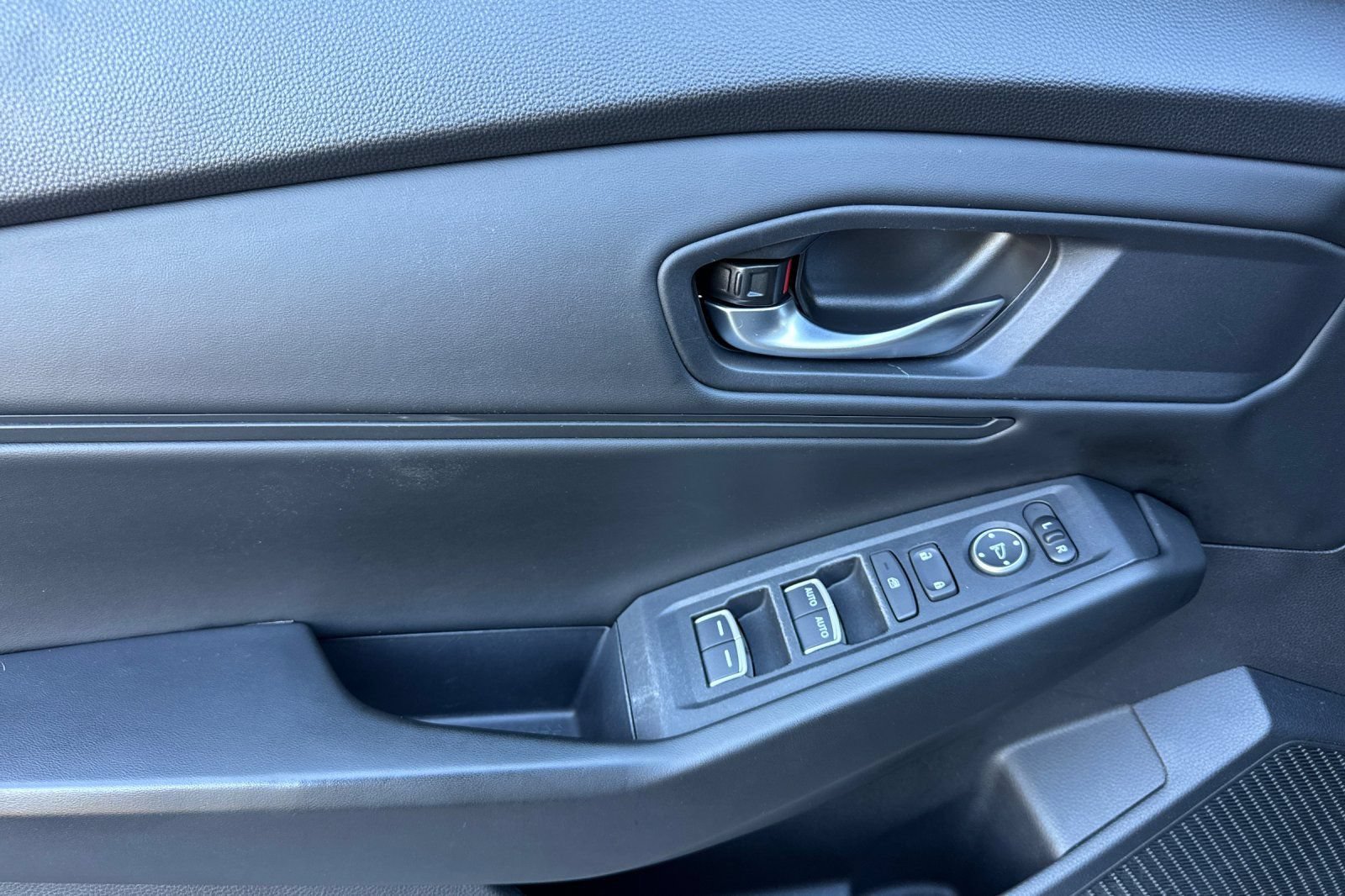 Used 2023 Honda Accord EX image 12