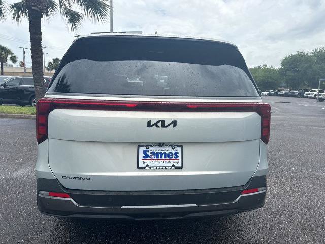 Used 2025 Kia Carnival SX FWD image 4