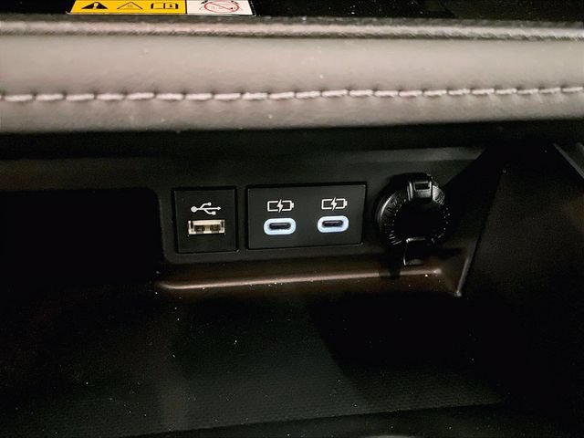 Used 2023 Toyota Highlander XLE AWD/4WD image 32
