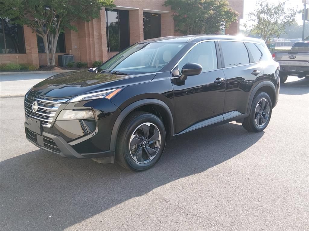 Used 2025 Nissan Rogue SV FWD image 8