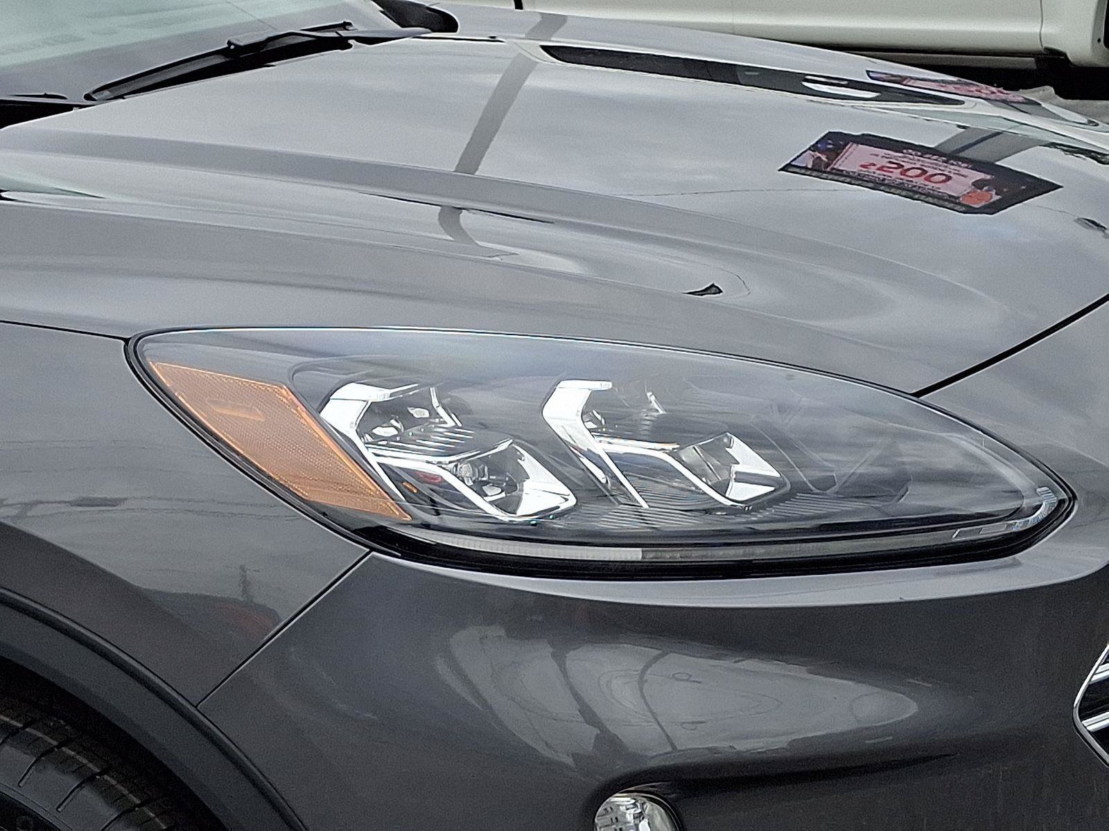 Certified 2022 Ford Escape Titanium w/ Titanium Elite Package AWD/4WD image 9