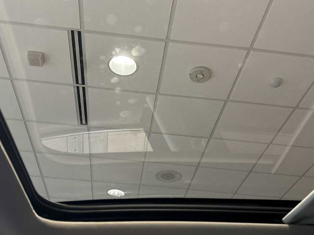 Certified 2022 Ford Edge Titanium w/ Class II Trailer Tow Package image 17