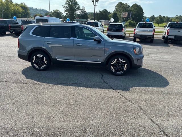 Used 2025 Kia Telluride S FWD image 46