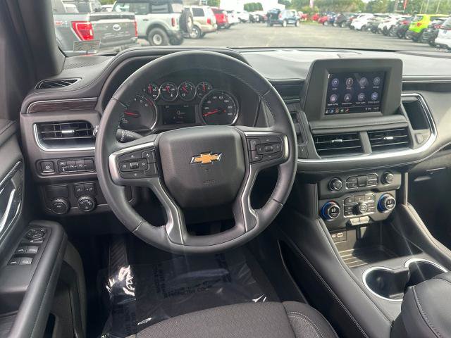 Used 2024 Chevrolet Suburban LS RWD image 2