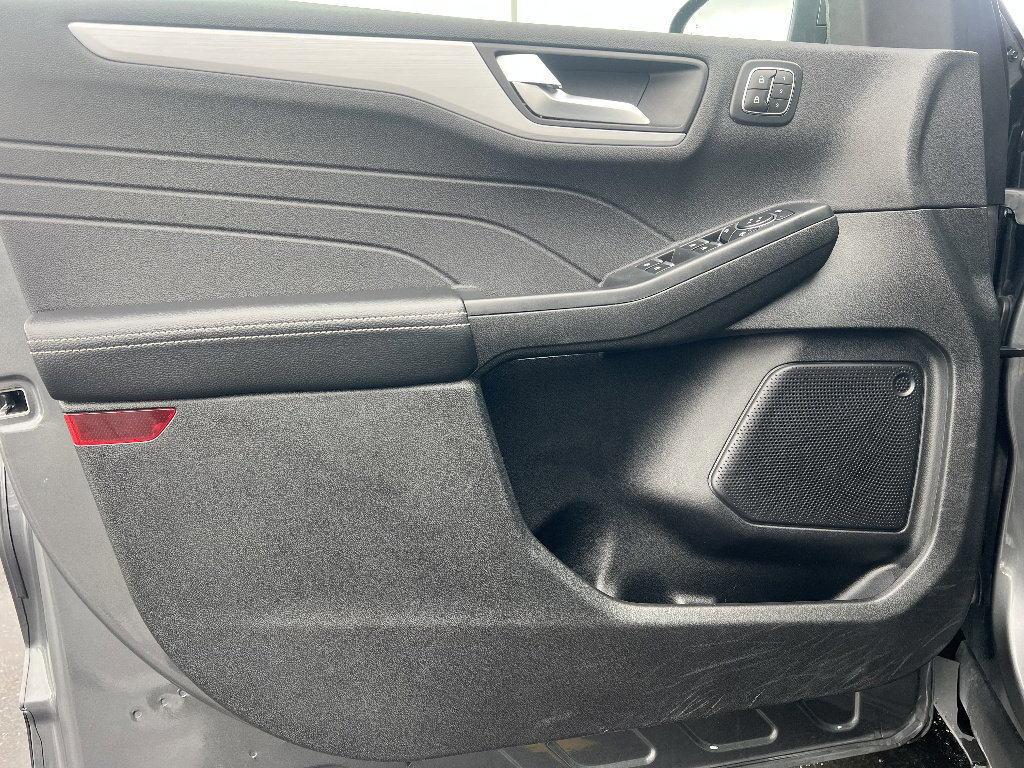 Certified 2025 Ford Escape Platinum image 14