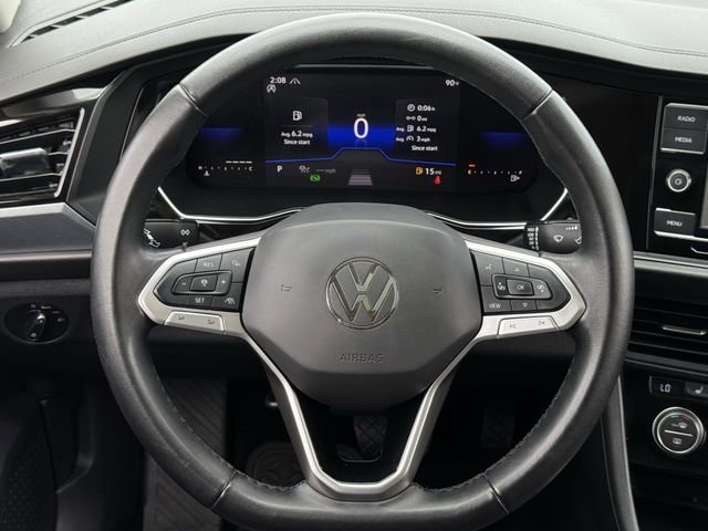 Used 2022 Volkswagen Jetta SE w/ Panoramic Sunroof Package FWD image 11