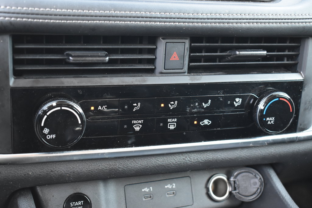 Used 2024 Nissan Rogue S AWD/4WD image 12