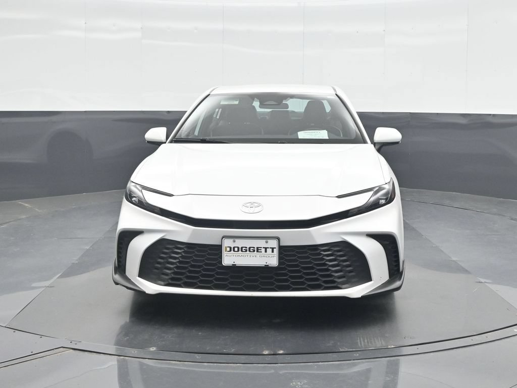 Used 2025 Toyota Camry SE FWD image 5