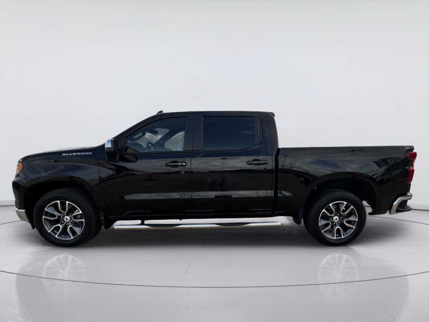 Used 2024 Chevrolet Silverado 1500 LT w/ Convenience Package II RWD image 6