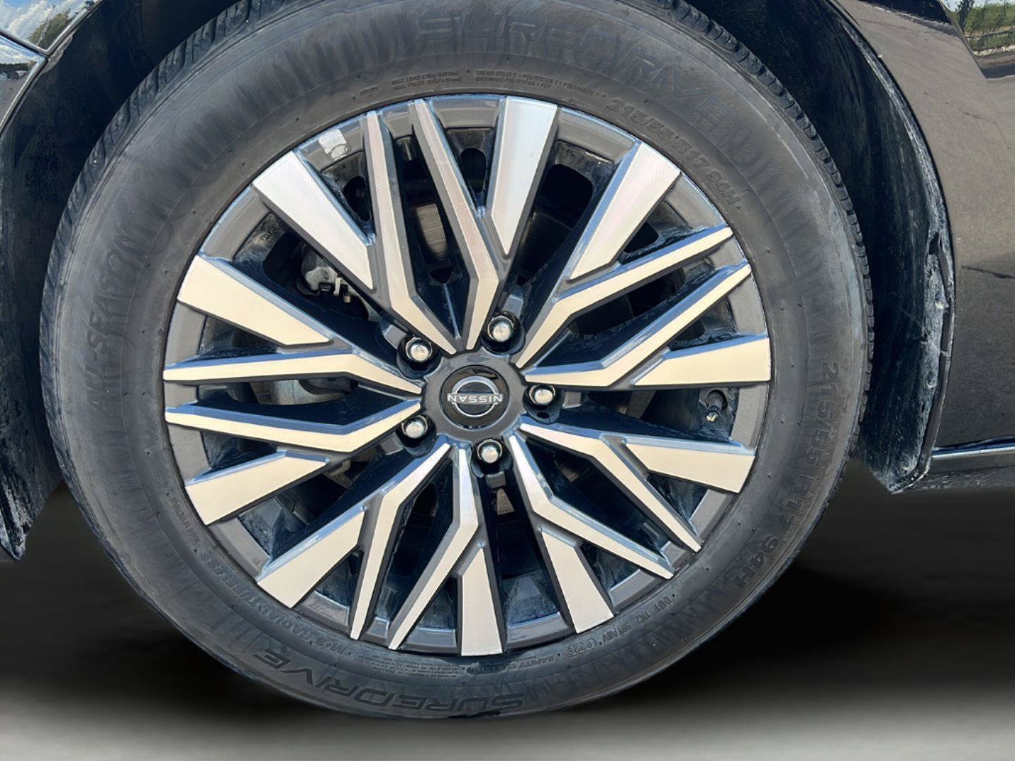 Used 2025 Nissan Altima 2.5 SV FWD image 10