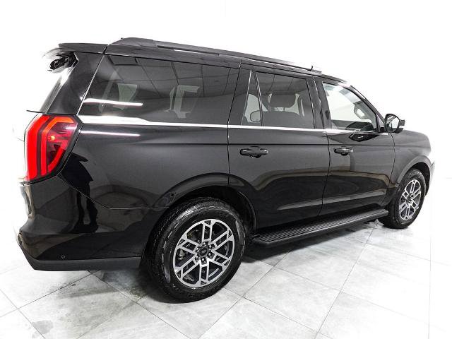 Certified 2025 Ford Expedition Active AWD/4WD image 7