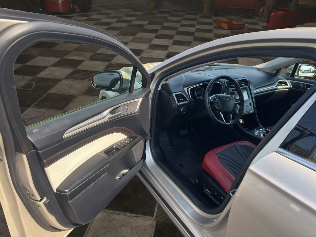 Certified 2019 Ford Fusion SE w/ Equipment Group 151A image 13