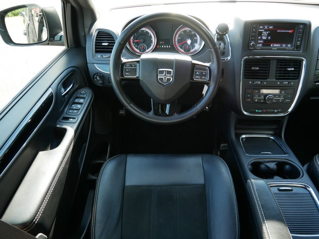 Used 2019 Dodge Grand Caravan SXT w/ Driver Convenience Group FWD image 12