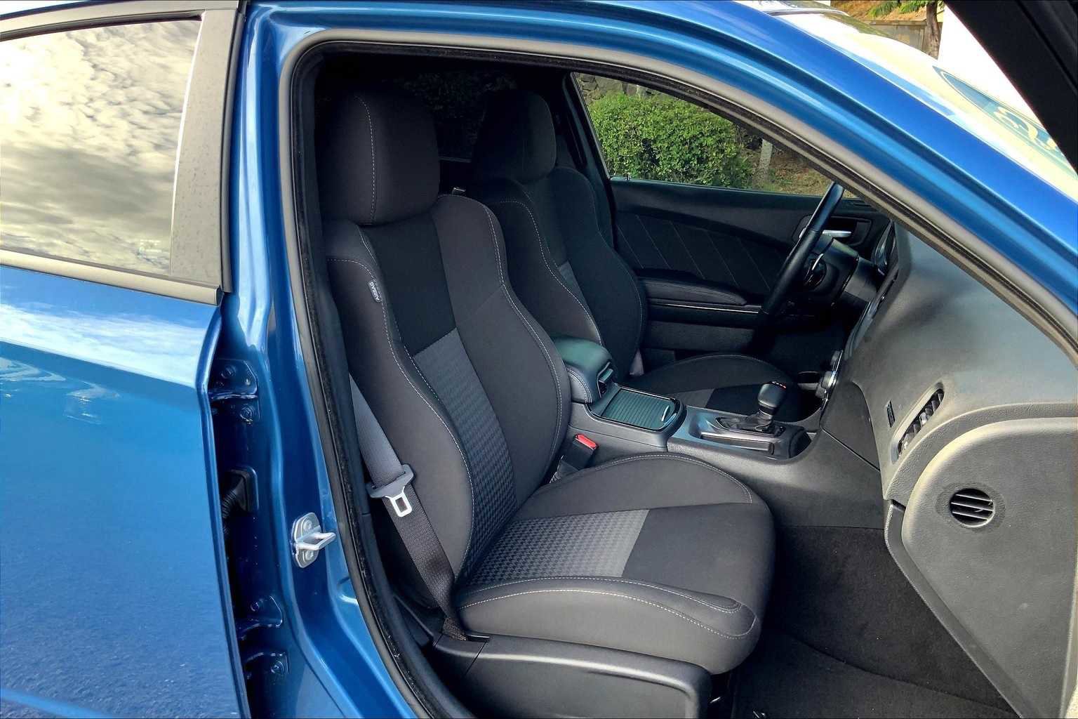 Used 2023 Dodge Charger R/T w/ Blacktop Package image 15